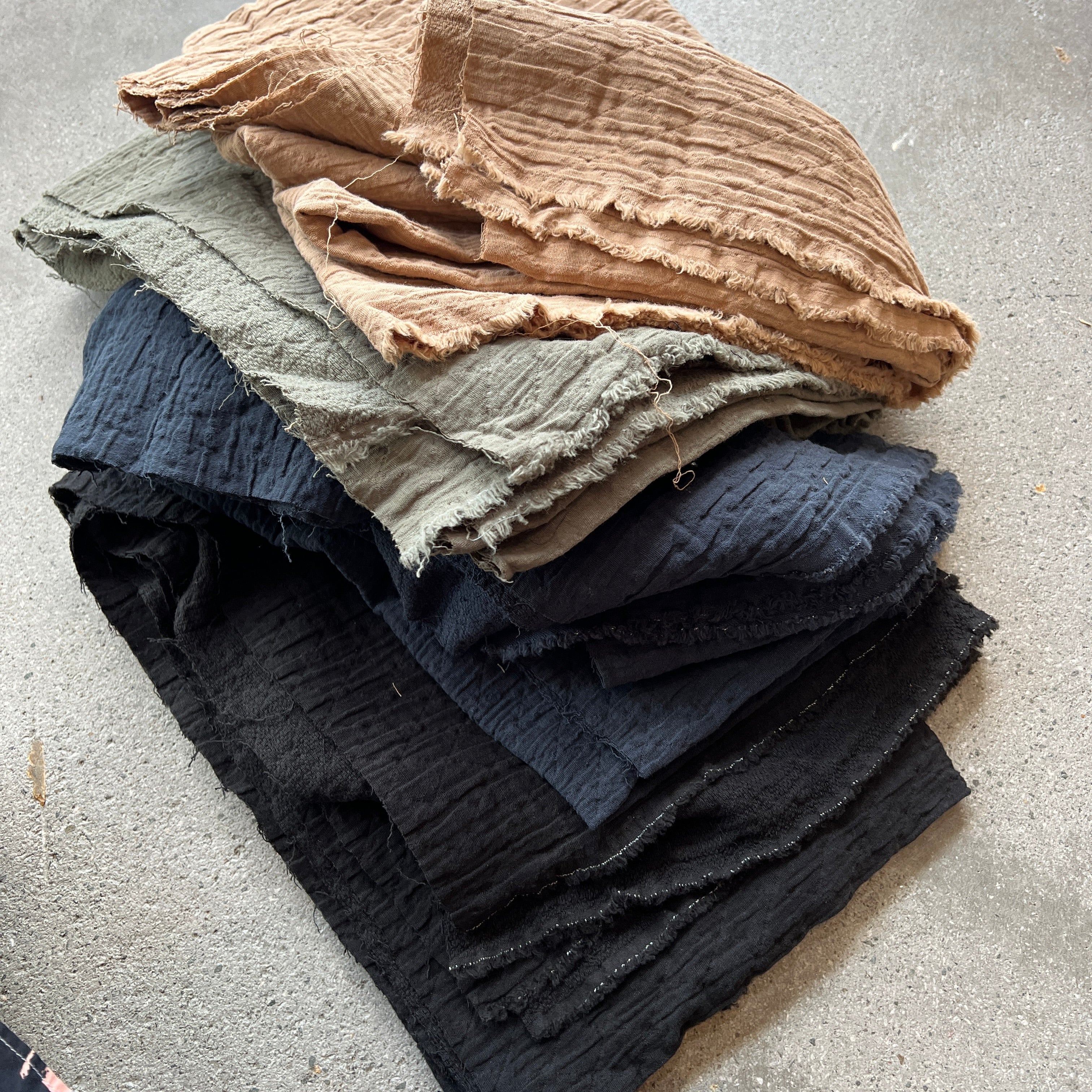 Finn Khaki $22 per metre - Image 3